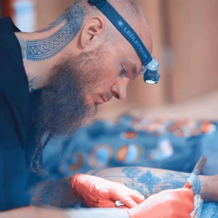 Handwerk Marburg – Einblick in die Arbeit von Ancient Pain Tattoo Marburg (934)