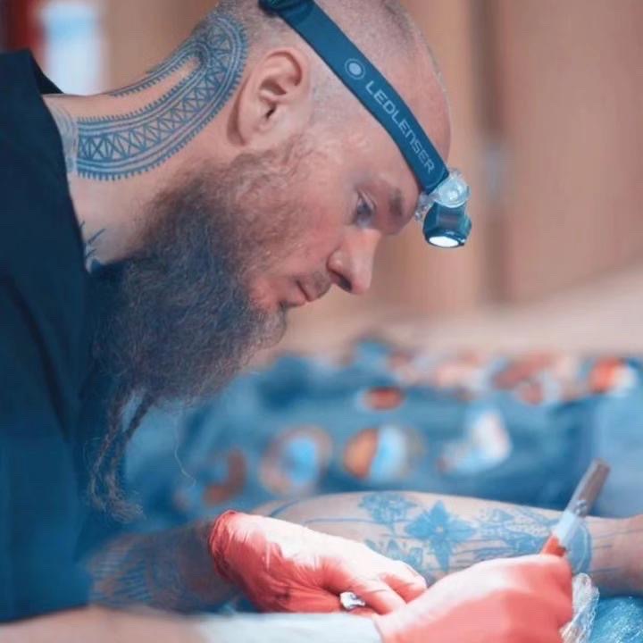 8F30EC65 DA69 4DAF 944F 297D252F3035