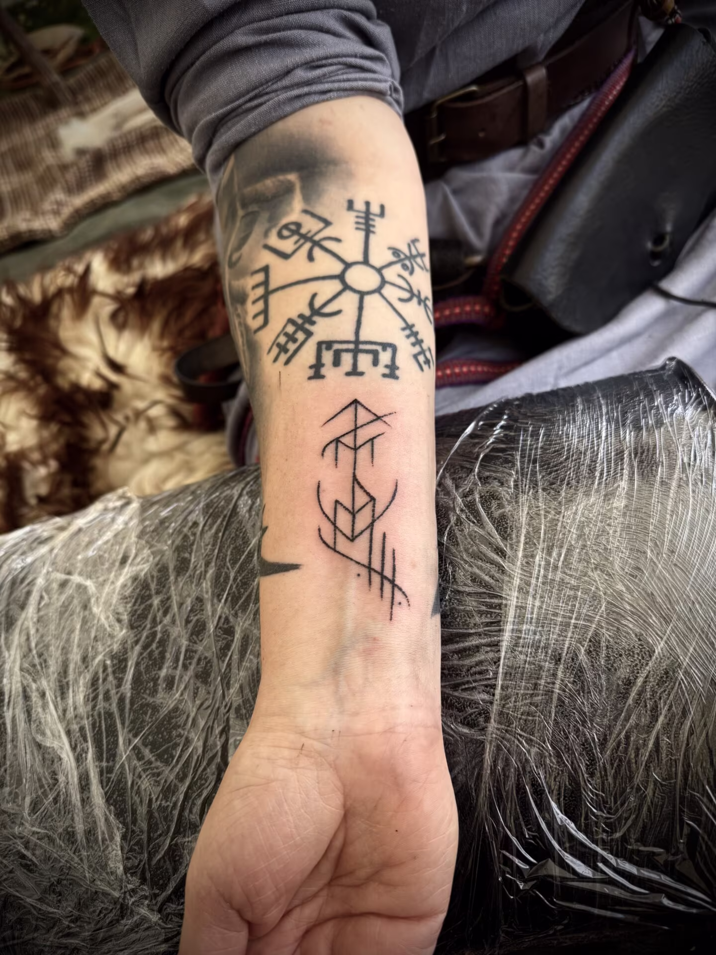 Kunst Handpoke – Einblick in die Arbeit von Ancient Pain Tattoo Marburg (680)