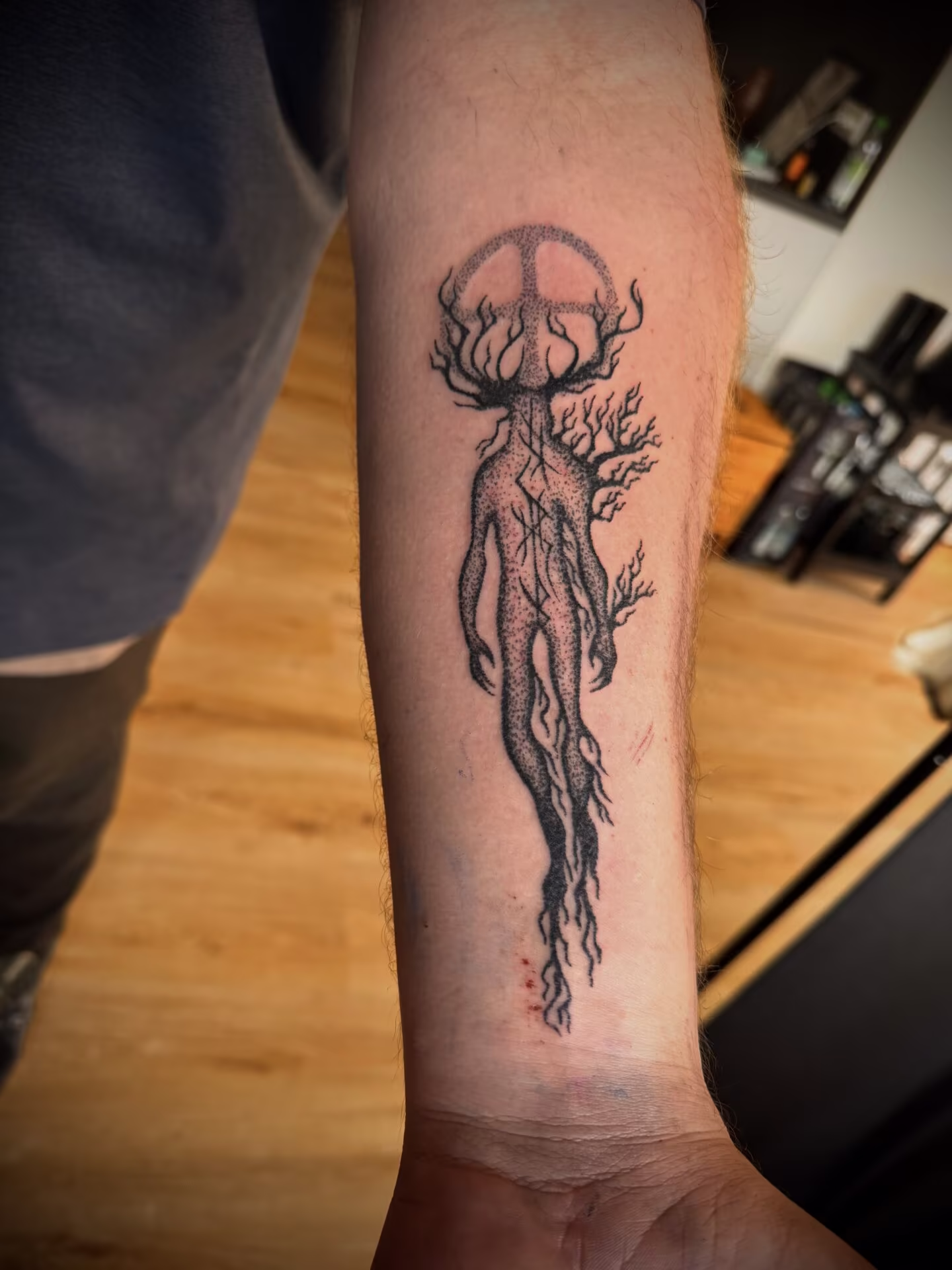 Atmosphäre Ancient Pain – Einblick in die Arbeit von Ancient Pain Tattoo Marburg (955)