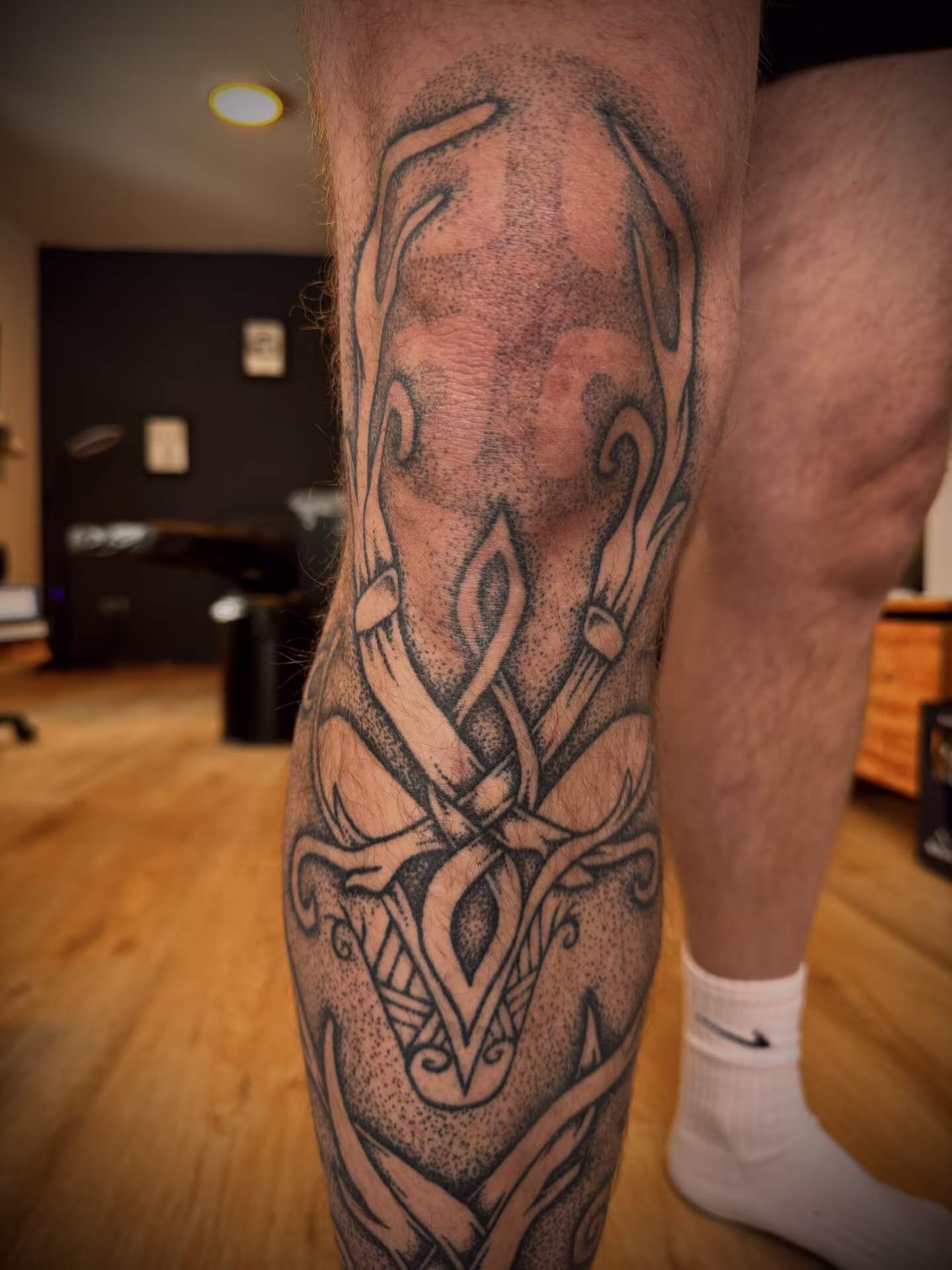 Handwerk Tattoostudio – Einblick in die Arbeit von Ancient Pain Tattoo Marburg (987)